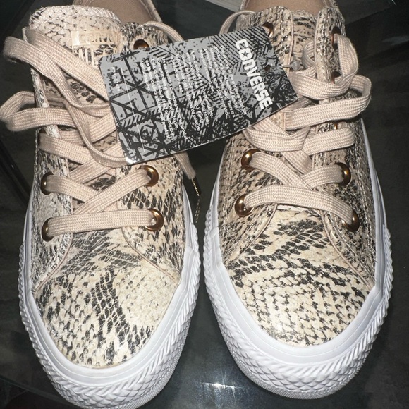 Brand new Converse they have the snakeskin leather effect. - Picture 1 of 4